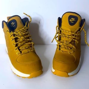 Nike Manoa leather boots